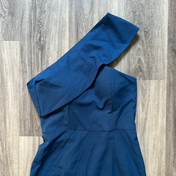 Yum KimThat One Shoulder Midi DressMedium Navy Front slit Body-con Style